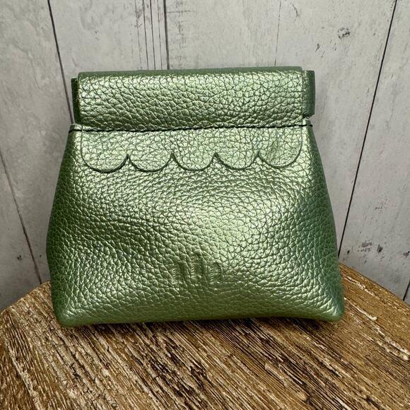 Portland Leather Penny Pouch Beetle Penny Pouch Metallic Green Coin Purse - Picture 2 of 5